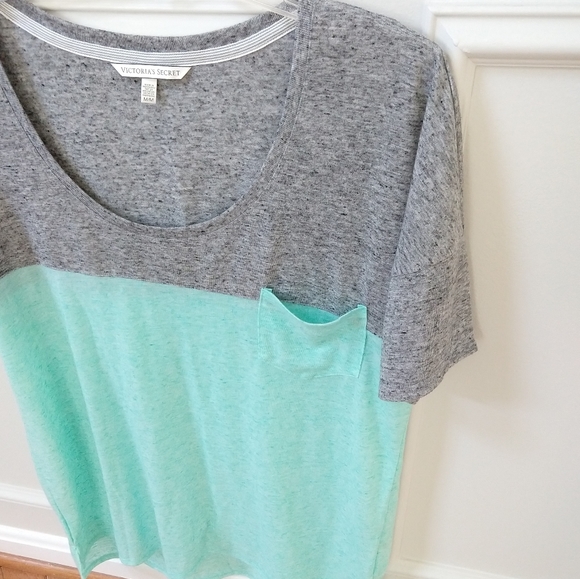 NWOT VS colorblock t-shirt - Picture 4 of 4